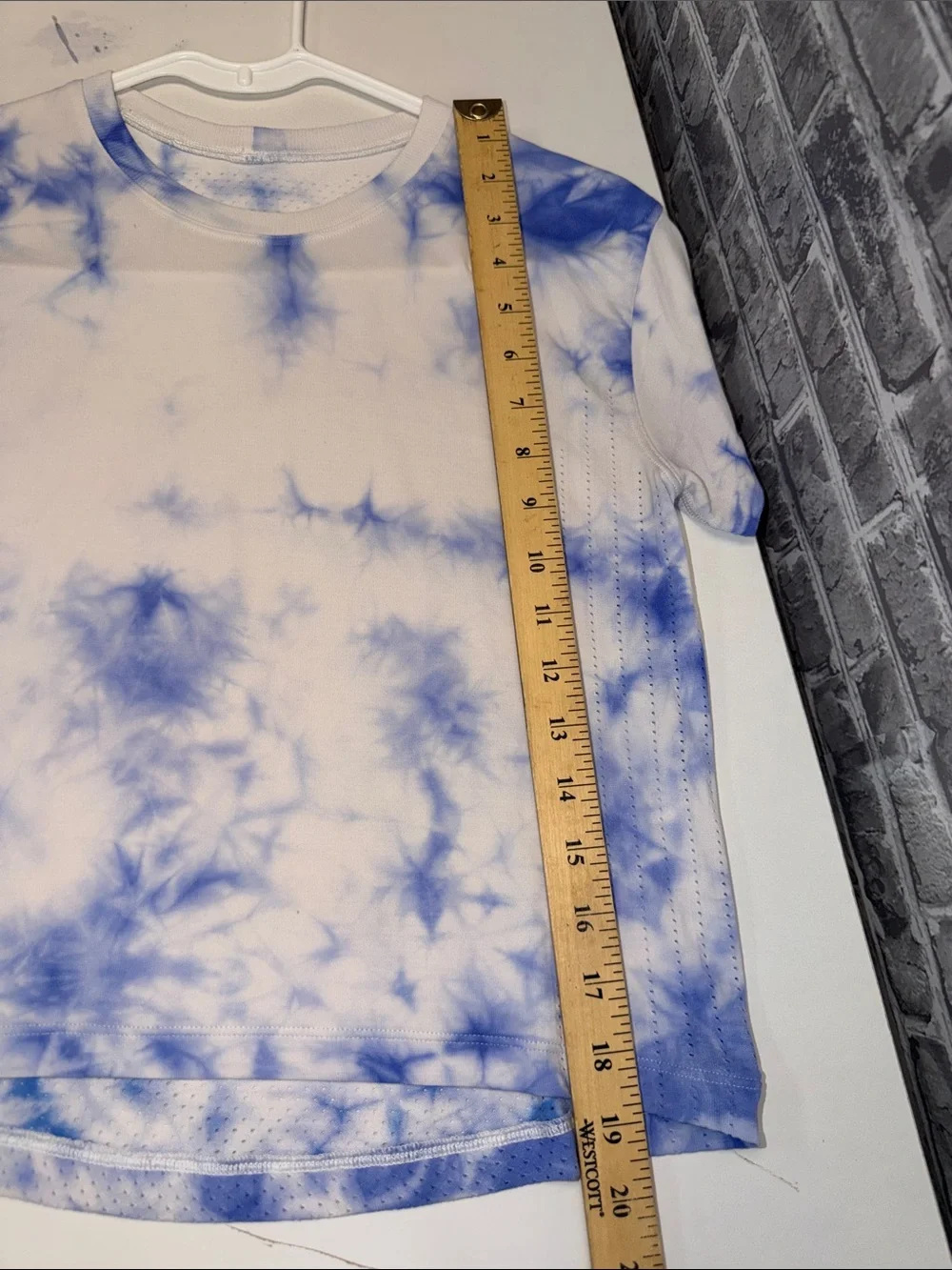 Lululemon Tie-Dye Blue Short-Sleeve cropped Shirt